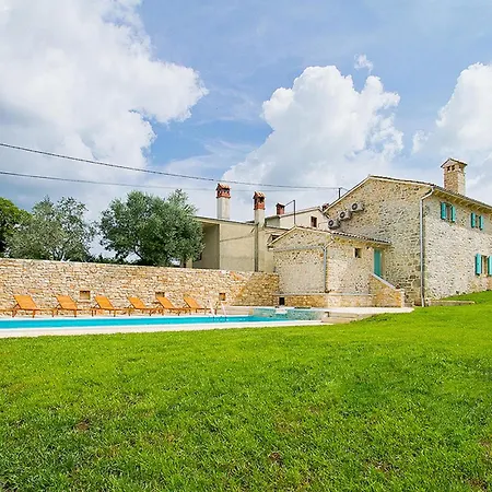 Prázdninový dům Agra *