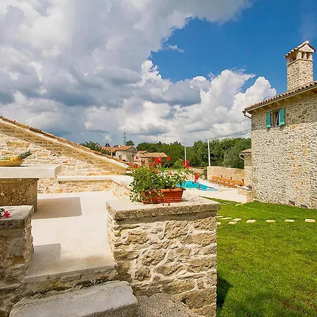 Agra Prázdninový dům Pula